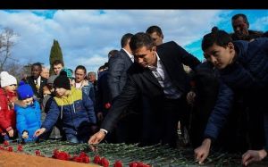 Геннадий Головкин возложил цветы к Вечном огню в Сочи