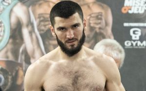 Бетербиев подумывает отказаться выступать под флагом Канады