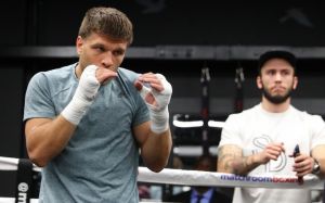 Тренер Деревянченко: "Сергей победит Головкина, он свежее и почти не делает ошибок"