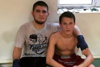 Хабиб Нурмагомедов поздравил брата с завоеванием чемпионского пояса Bellator