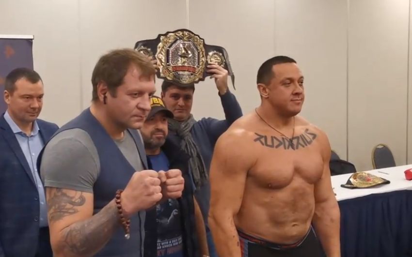 Результаты и видео взвешивания перед поединком Александра Емельяненко и Михаила Кокляева