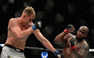 Стало известно, с кем Александр Волков может подраться на московском турнире UFC вместо Джуниора Дос Сантоса