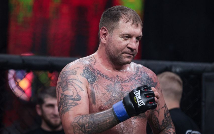Александр Емельяненко жестко ответил Кудряшову: "Я советую тебе язык в задницу засунуть и дальше молчать"