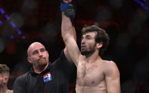 UFC 223: Забит Магомедшарипов победил Кайла Бочняка