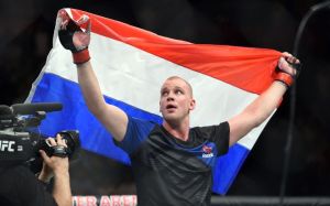Стефан Штруве считает, что UFC не имеет права возвращать Леснара в октагон без тщательного допинг-контроля