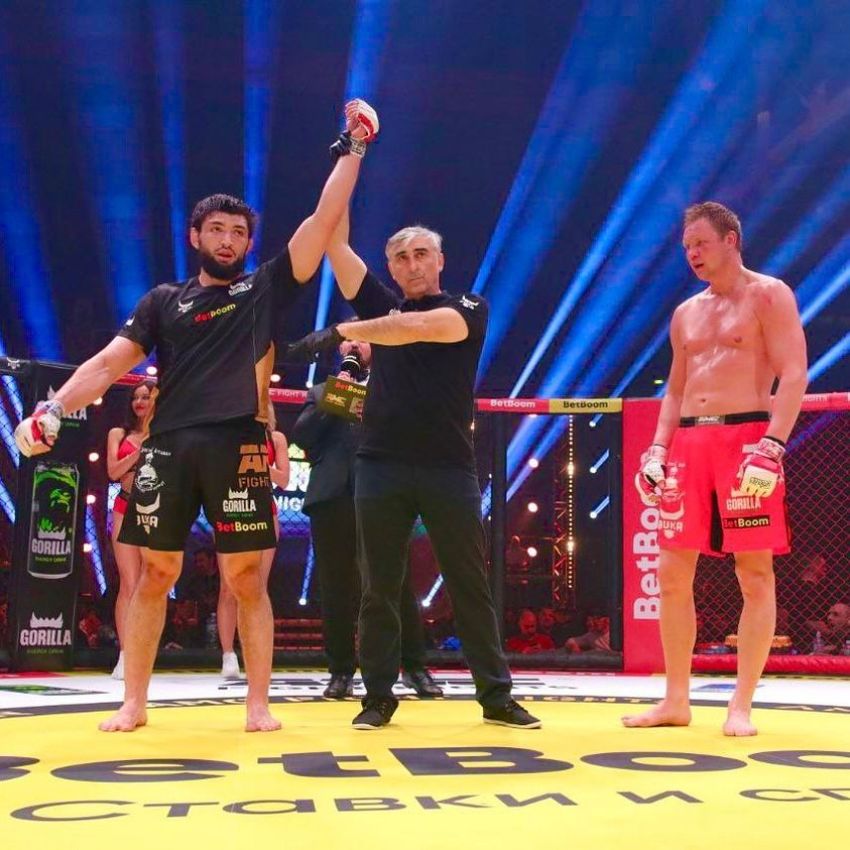 Видео боя Камил Гусейнов – Евгений Мякинкин AMC Fight Nights 110