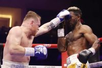 Сауль Альварес победил Уильяма Скулла и стал абсолютным чемпионом мира