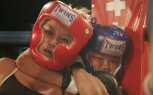 12-летняя японка одержала победу над 24-летней соперницей в поединке MMA