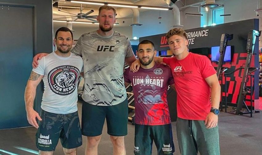 Вартанян тренируется вместе с Волковым в зале UFC