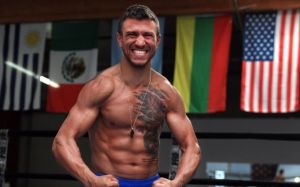 Теофимо Лопес: "Отсутствие зрителей повлияет на Ломаченко намного сильнее"