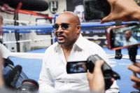 Глава Mayweather Promotions: "Боб Арум просто выжил из ума"