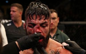 Медицинские отстранения участников турнира UFC Fight Night 156: Валентина Шевченко - Лиз Кармуш 2