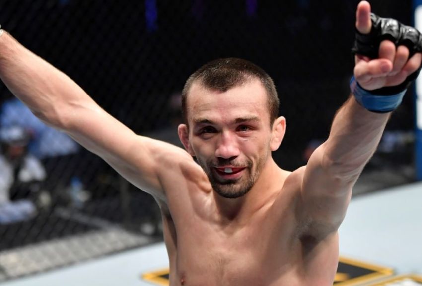 Аскар Аскаров одержал победу над Алешандре Пантожей на UFC on ESPN+ 30