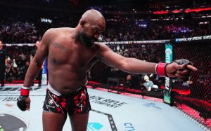 Даниэль Кормье призвал UFC устроить бой Джонса на турнире в Белом доме: "Вы должны позволить ему драться"