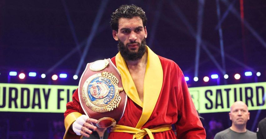 Хамза Шираз раскритиковал WBC за назначение боя с Алимханулы: "Это фарс"