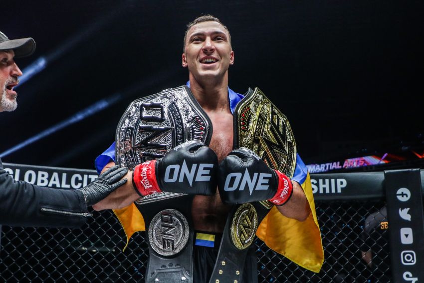 Украинец Роман Крыкля признан "Кикбоксером года" в промоушене Onechampionship