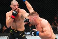 Видео боя Дрикус дю Плесси – Шон Стриклэнд UFC 297