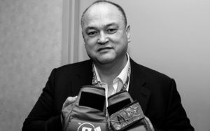Федор Емельяненко подарил Скотту Кокеру свои перчатки