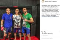 Боец Арсен Убайдулаев готовится к бою с чемпионом