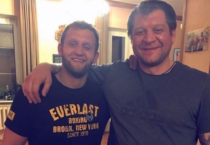 Александр Емельяненко объявил о дебюте младшего брата Ивана в единоборствах
