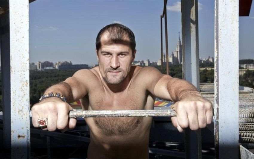 Сергей Ковалев показал работу на лапах: "Самый четкий для меня инструмент"