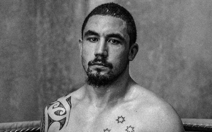 Роберт Уиттакер сделал заявление после выбывания из турнира UFC 221 в Австралии