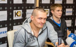 Александр Усик заработает меньше, чем его соперник