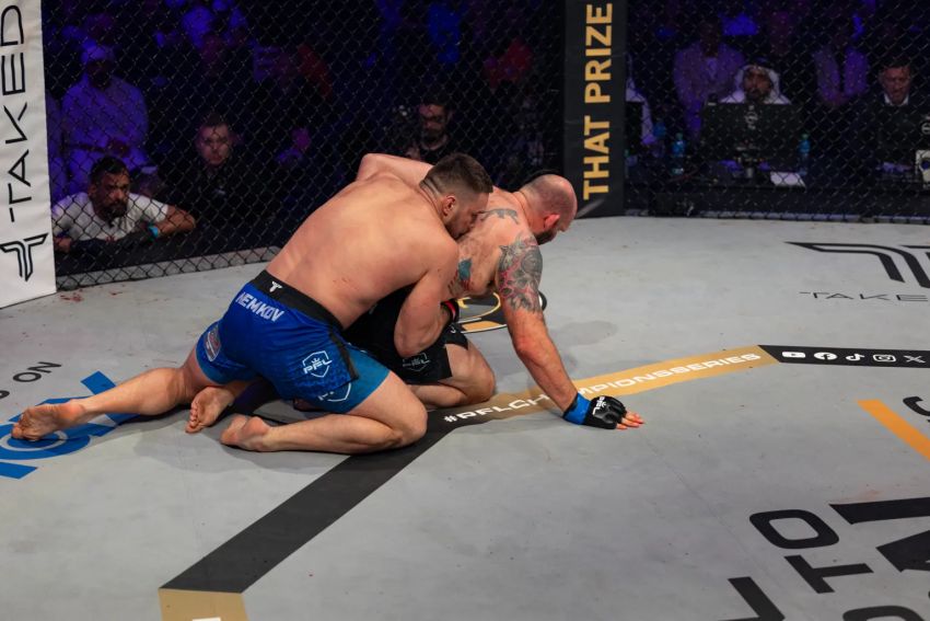 Вадим Немков "задушил" Тимоти Джонсона на PFL Road to Dubai Champions Series