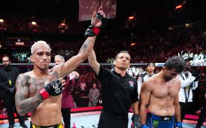 Слова Чарльза Оливейры после победы над Бенеилом Дариушем на UFC 289