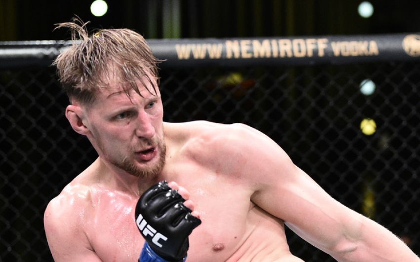 Александр Волков о рекорде Харриса: "7-7 в UFC – это неплохо, это большой опыт"