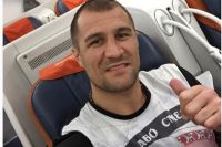 Российский чемпион мира по боксу Сергей Ковалев шокировал своих поклонников выбором одежды.