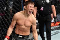 "Такое отношение со стороны судей к выходцам из наших стран". Боец UFC из Казахстана комментирует поражение Жумагулова