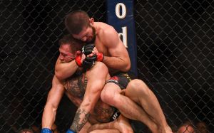 Этот день в истории: Хабиб Нурмармагомедов победил Конора МакГрегора на UFC 229