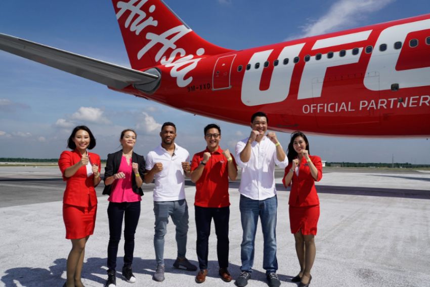 AirAsia отметила партнерство с UFC запуском брендованного аэробуса