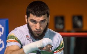 Бетербиев о переносе боя с Дайнесом из-за коронавируса: "Было тяжело, похудел на пять килограмм"