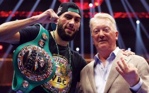 Фрэнк Уоррен раскритиковал Шираза за отказ от титула WBO