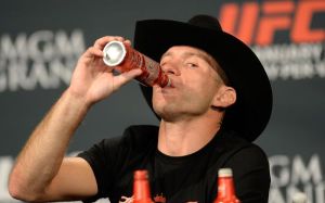 Дональд Серроне стоит на пороге установления рекорда UFC по количеству побед