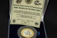 Перед боем Александра Поветкина с Диллианом Уайтом правительство Гибралтара выпустило монету с изображением бойцов.