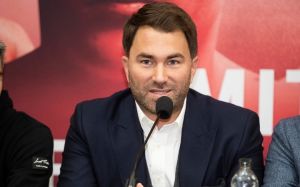 Эдди Хирн о главе Mayweather Promotions : "Леонард Эллерби превратился в хейтера"