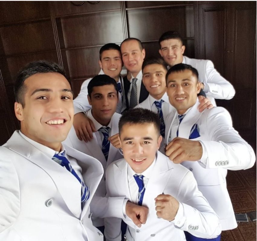 Узбекские боксёры получили денежные награды и автомобили