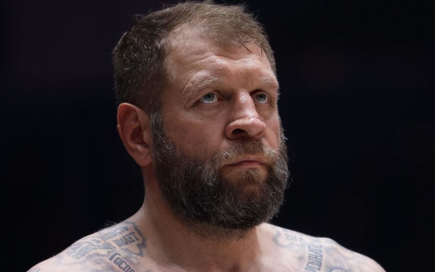 Александр Емельяненко оскорбил американцев с помощью языка жестов: видео