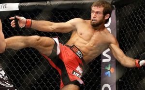 Официально: Бой Майрбека Тайсумова и Эвана Данэма добавлен в кард UFC 223