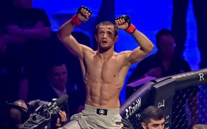 Камил Гаджиев прокомментировал победу Нурмагомедова над Хьюзом: "Я бы повременил с заявлениями, что он будущий чемпион"