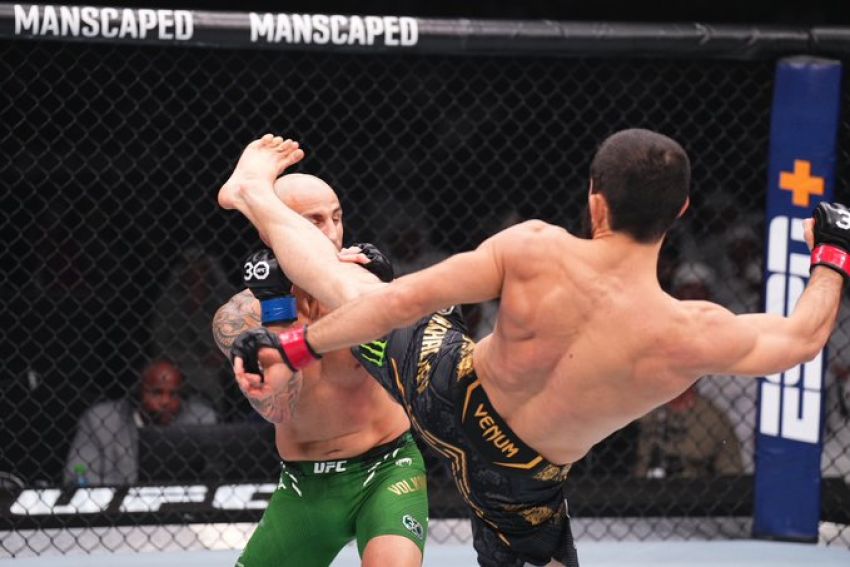 Ислам Махачев быстро уничтожил Александра Волкановски в реванше на UFC 294