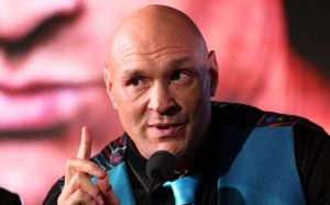 Тайсон Фьюри заявил, что готовится к бою с Махмудовым без тренеров
