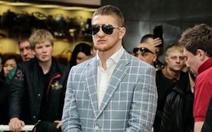 Виталий Минаков - о драке на турнире AMC Fight Nights Global: "Было противно и неприятно, что Минееву летело со всех сторон"