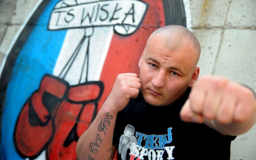 Артур Шпилька ожидает "сумасшедший бой" с Дереком Чисорой