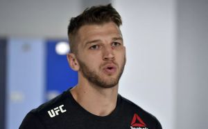 Дэн Хукер впервые прокомментировал поражение в бою с Майклом Чендлером