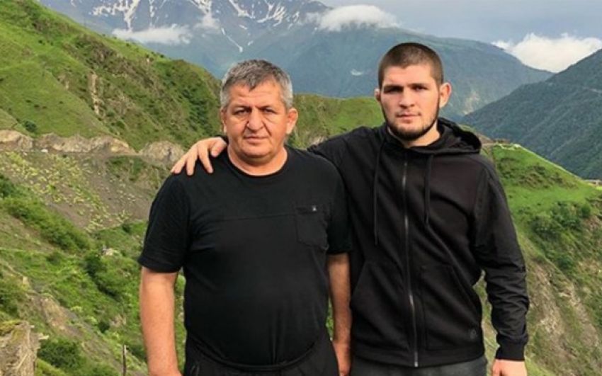 Даниэль Кормье поддержал Хабиба после смерти отца: "Брат, я молюсь за тебя и твою семью"