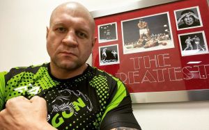Александр Емельяненко будет жертвовать половину своего гонорара в детские дома